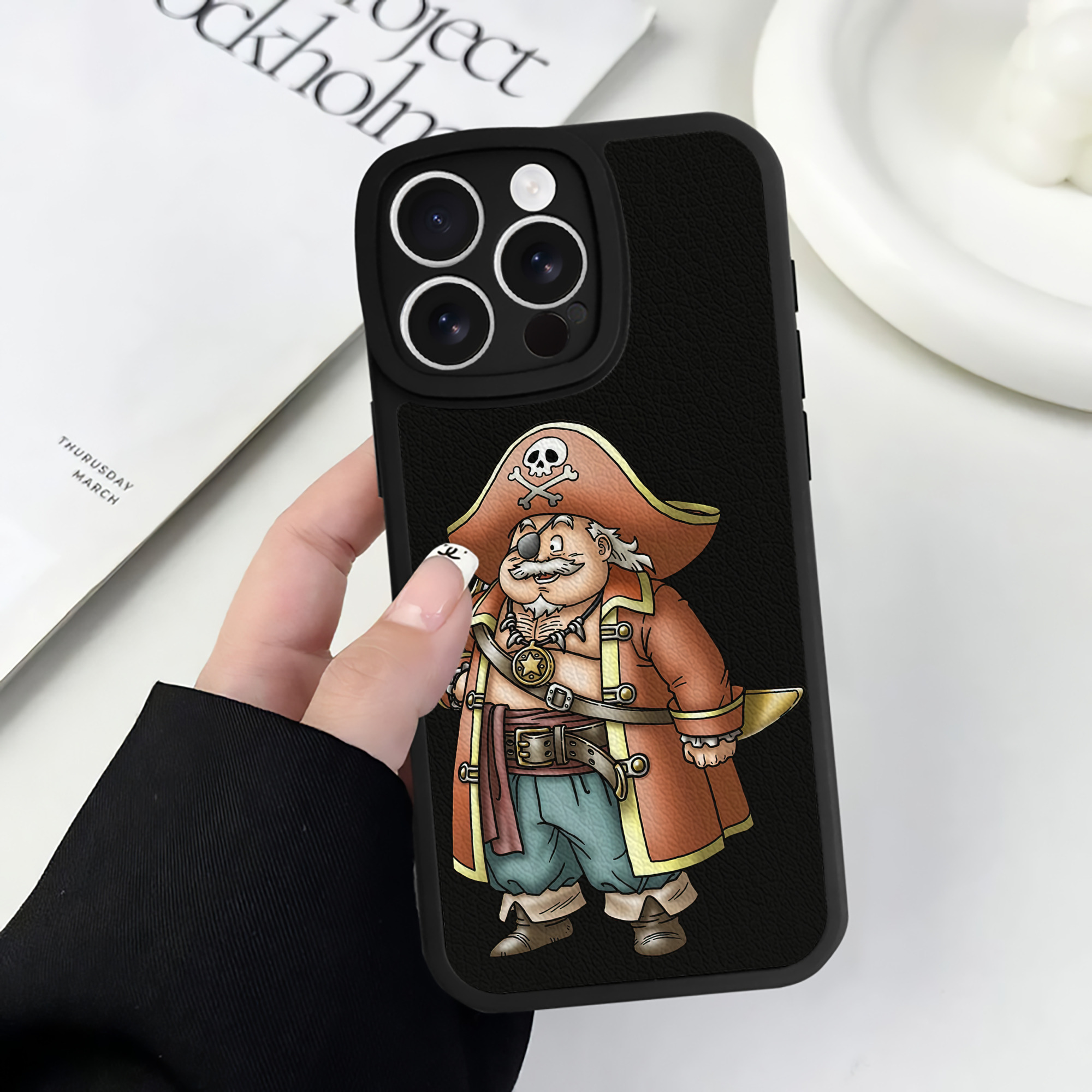 （画像用） ドラゴンクエスト Doragon Kuesuto Dragon Quest 【iPhone 16シリーズ対応】シリコンスマホケース（レザー調） 材質：シリコン